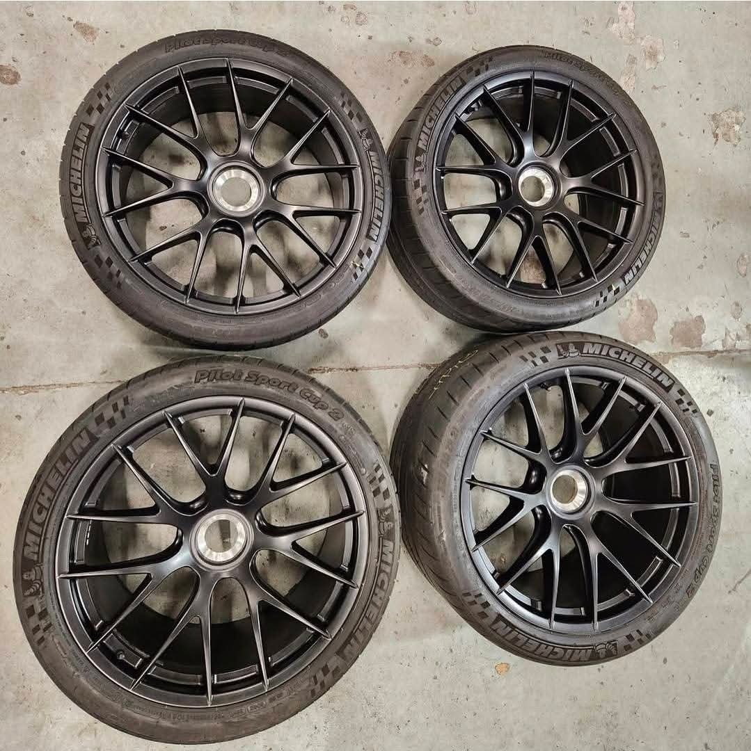 OEM Porsche 991 GT2 RS MAGNESIUM  Centerlock Wheels (WITH TIRES).