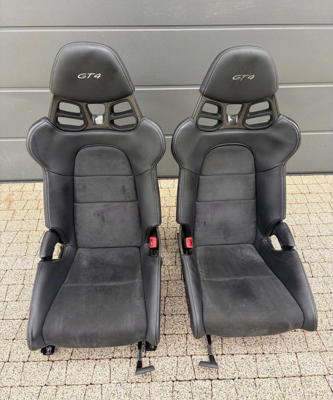 Porsche GT4 Carbon LWBS seats!