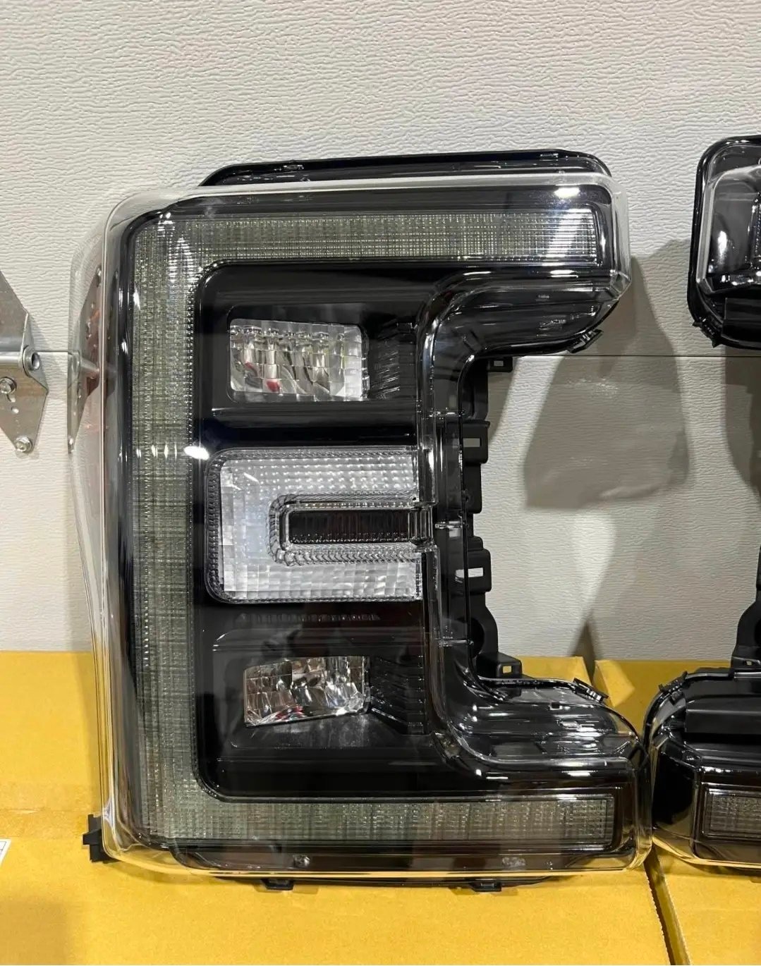 2017 2018 2019 Ford F250 F350 F450 OEM black LED Style Headlights Plug and play - Image 2